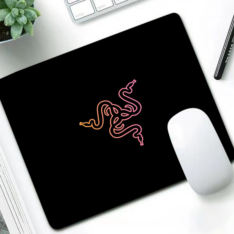 Razer Luxury Mouse Pad Anime G - Gaming Accessories Razer ulasan dan harga