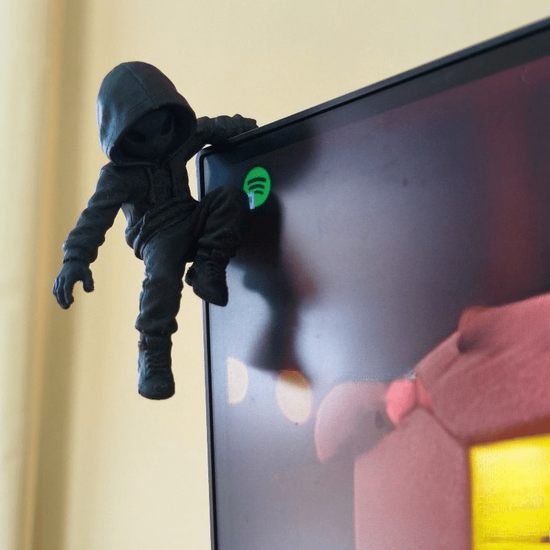 Patung Mini Alien Hoodie Climb - Gaming Accessories For Bedroom ulasan dan harga